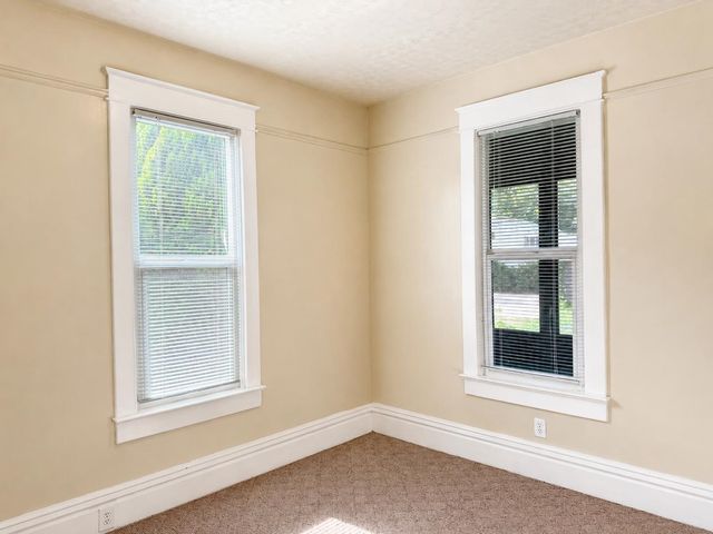1011 E Augusta Ave, Spokane, WA 99207