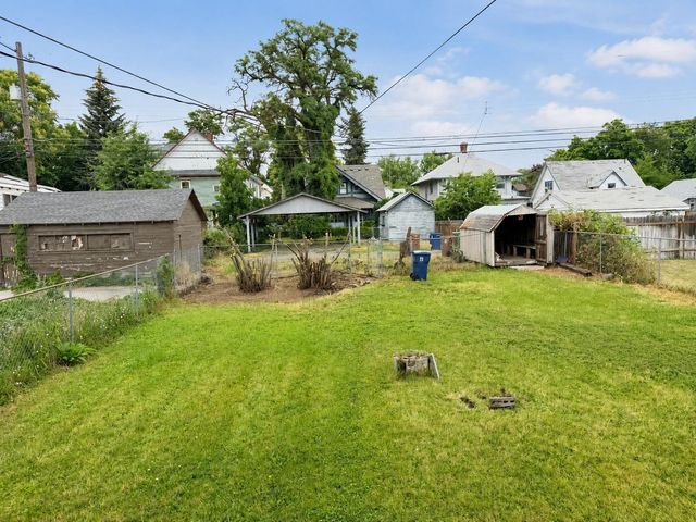 1011 E Augusta Ave, Spokane, WA 99207