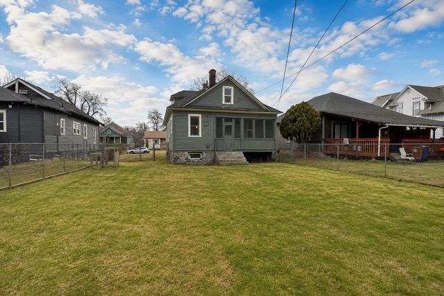 1011 E Augusta Ave, Spokane, WA 99207