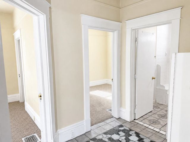 1011 E Augusta Ave, Spokane, WA 99207