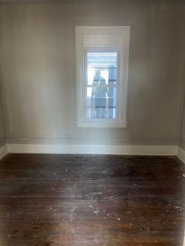 9338 S Marquette Avenue, Chicago, IL 60617