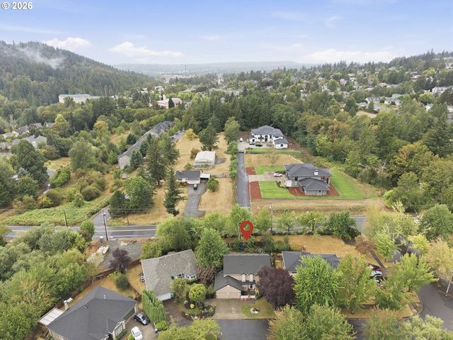 12135 Se EISERT Ct, Happy Valley, OR 97086