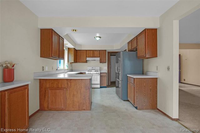 5010 Kelly Drive, Warren, MI 48092
