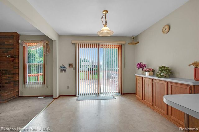 5010 Kelly Drive, Warren, MI 48092