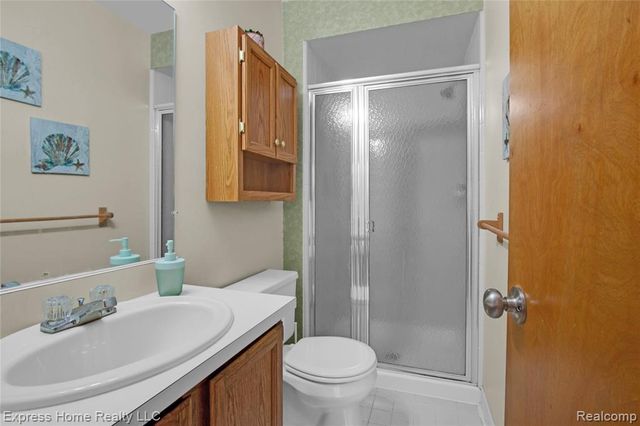 5010 Kelly Drive, Warren, MI 48092