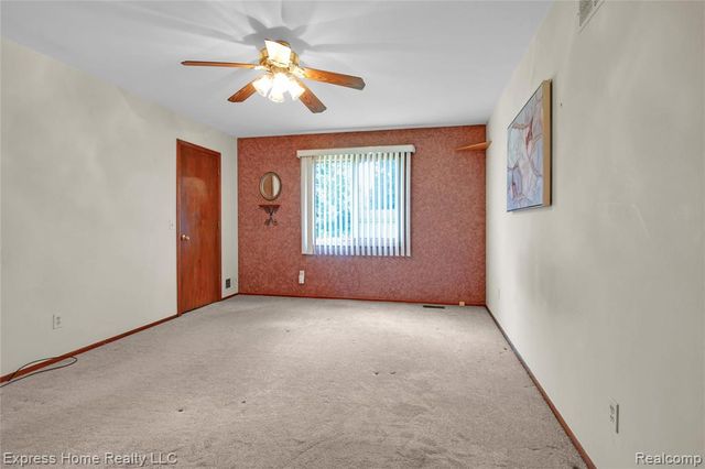 5010 Kelly Drive, Warren, MI 48092