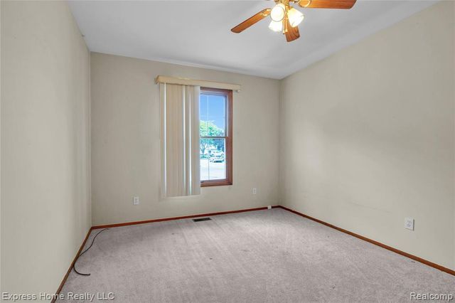 5010 Kelly Drive, Warren, MI 48092