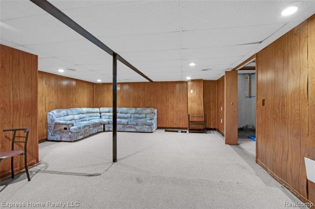 5010 Kelly Drive, Warren, MI 48092