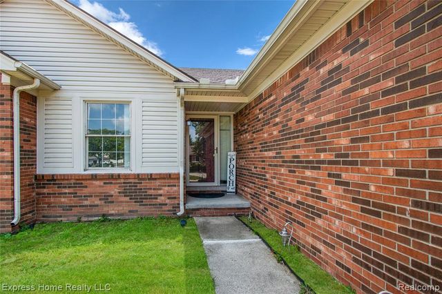 5010 Kelly Drive, Warren, MI 48092
