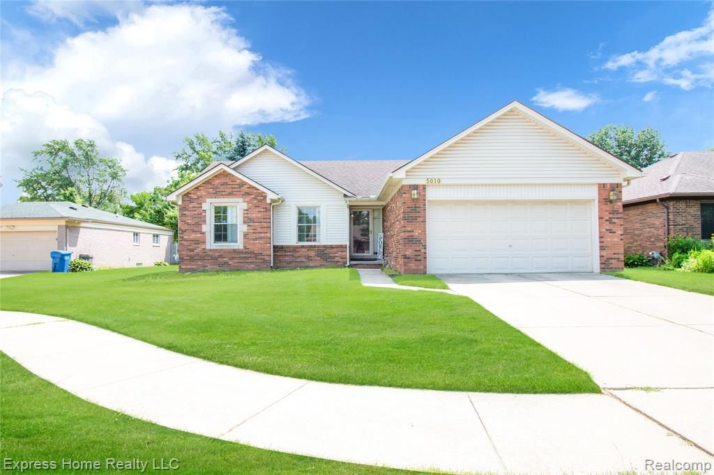 5010 Kelly Drive, Warren, MI 48092