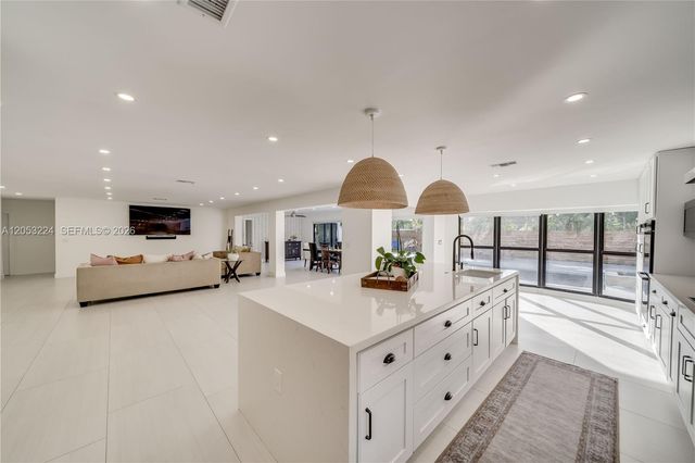 3400 N Park Rd, Hollywood, FL 33021
