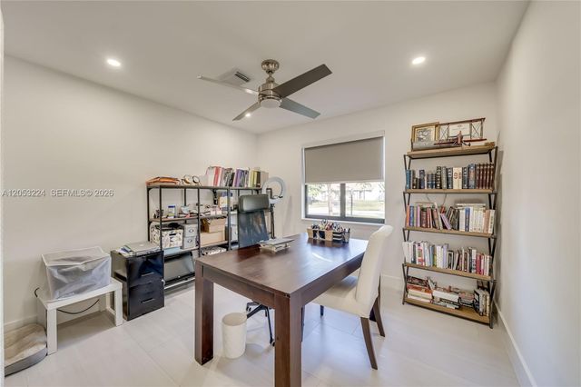 3400 N Park Rd, Hollywood, FL 33021