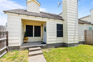 7252 Mansions Dr, Corpus Christi, TX 78414