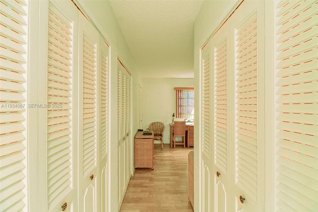 314 SE 10th St 406, Dania Beach, FL 33004