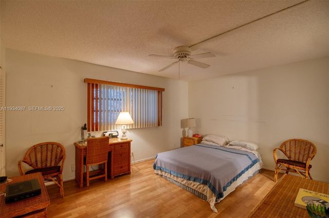 314 SE 10th St 406, Dania Beach, FL 33004