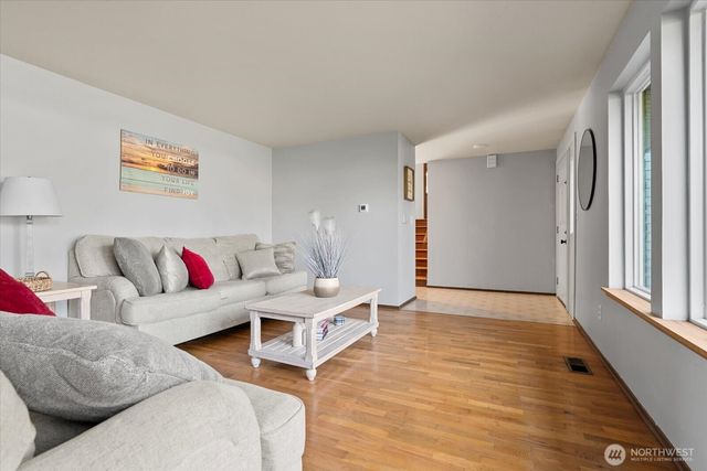 10523 NE 197TH Street, Bothell, WA 98011