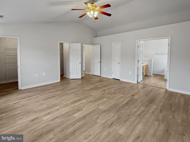173 SAWGRASS DR, Charles Town, WV 25414