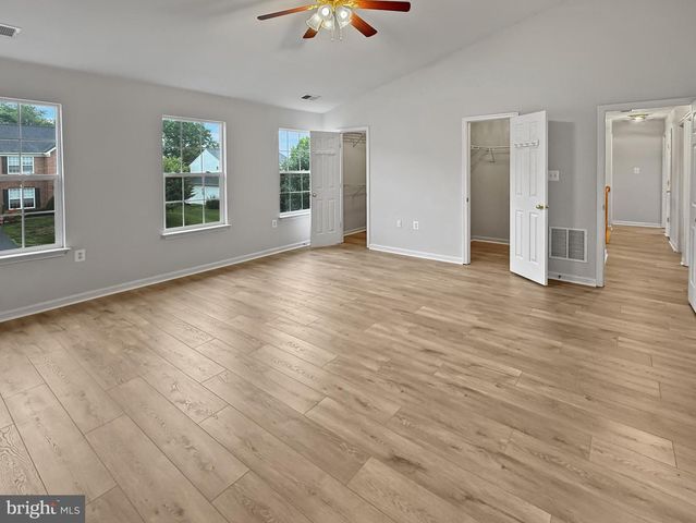 173 SAWGRASS DR, Charles Town, WV 25414
