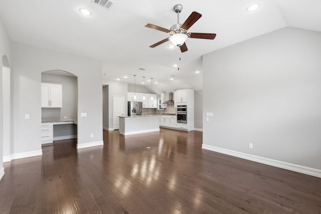 1045 Twisting Ridge Terrace, Fort Worth, TX 76052