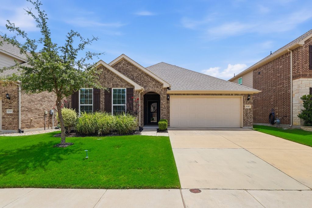 1045 Twisting Ridge Terrace, Fort Worth, TX 76052