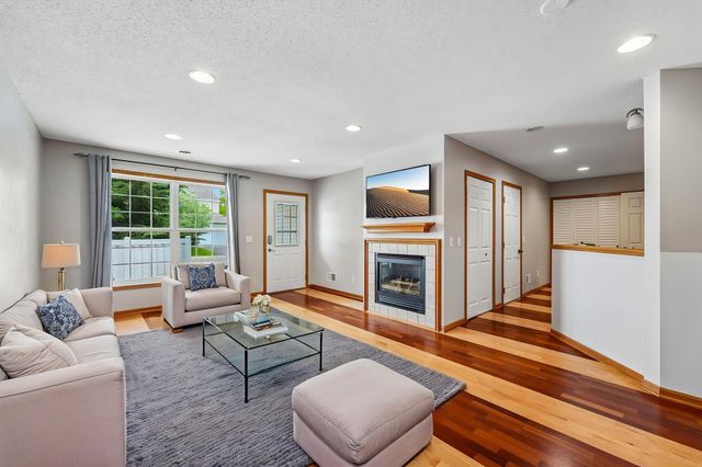 2744 Wagon Wheel Trail, Chaska, MN 55318