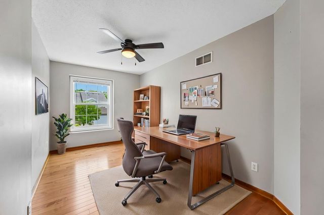 2744 Wagon Wheel Trail, Chaska, MN 55318