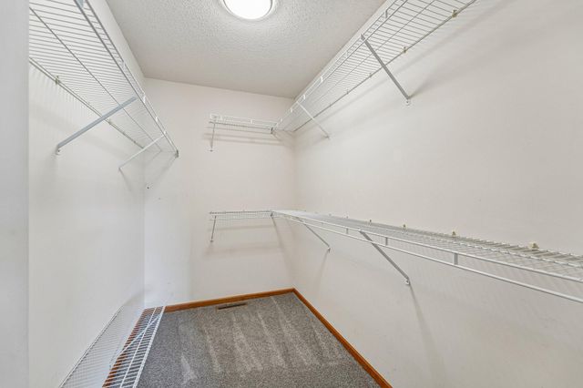 2744 Wagon Wheel Trail, Chaska, MN 55318