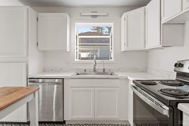 6 Lorraine St, Ukiah, CA 95482