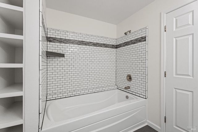 6 Lorraine St, Ukiah, CA 95482