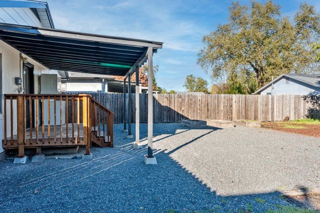 6 Lorraine St, Ukiah, CA 95482