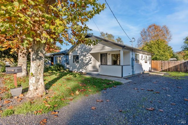 6 Lorraine St, Ukiah, CA 95482