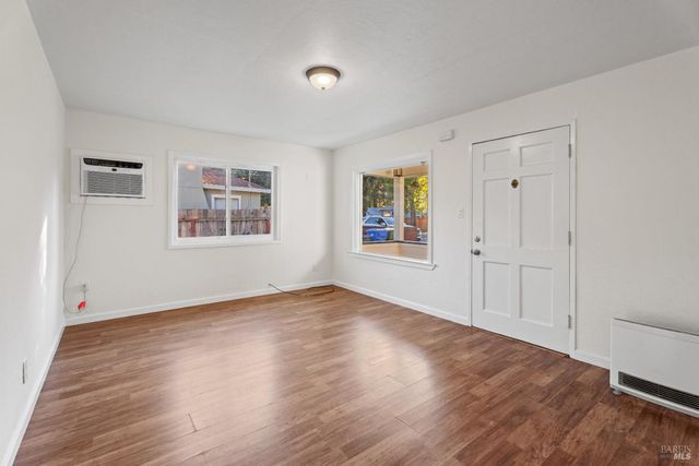 6 Lorraine St, Ukiah, CA 95482