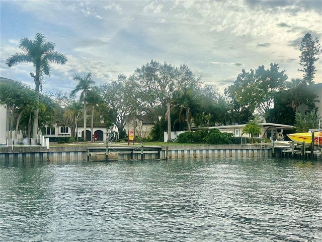 52 SANDPIPER ROAD, Tampa, FL 33609