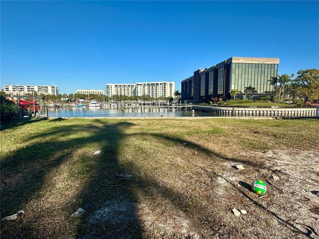 52 SANDPIPER ROAD, Tampa, FL 33609