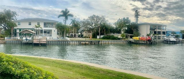 52 SANDPIPER ROAD, Tampa, FL 33609