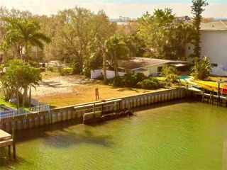 52 SANDPIPER ROAD, Tampa, FL 33609