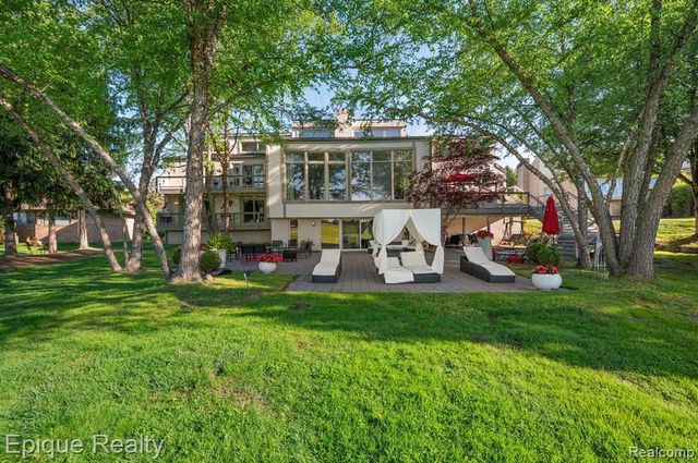 1848 Golf Ridge Drive, Bloomfield Hills, MI 48302