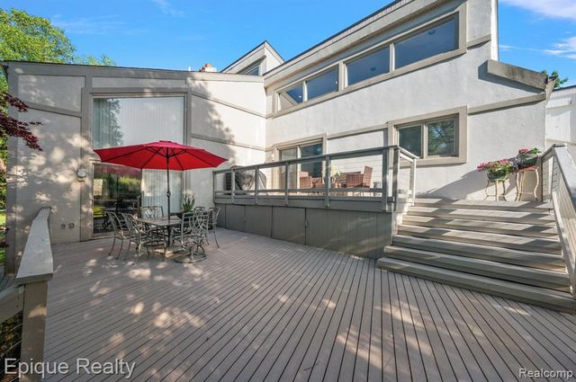 1848 Golf Ridge Drive, Bloomfield Hills, MI 48302