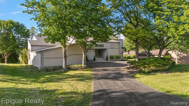 1848 Golf Ridge Drive, Bloomfield Hills, MI 48302