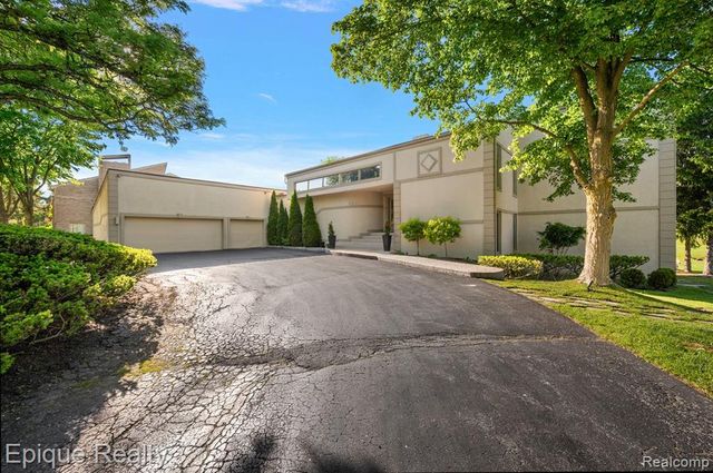 1848 Golf Ridge Drive, Bloomfield Hills, MI 48302