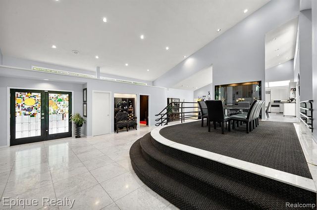 1848 Golf Ridge Drive, Bloomfield Hills, MI 48302