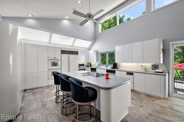 1848 Golf Ridge Drive, Bloomfield Hills, MI 48302