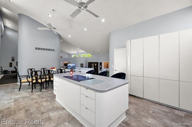 1848 Golf Ridge Drive, Bloomfield Hills, MI 48302