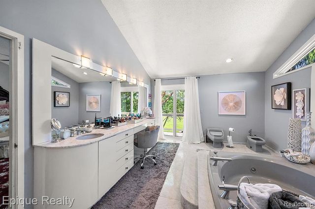 1848 Golf Ridge Drive, Bloomfield Hills, MI 48302