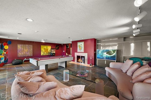1848 Golf Ridge Drive, Bloomfield Hills, MI 48302