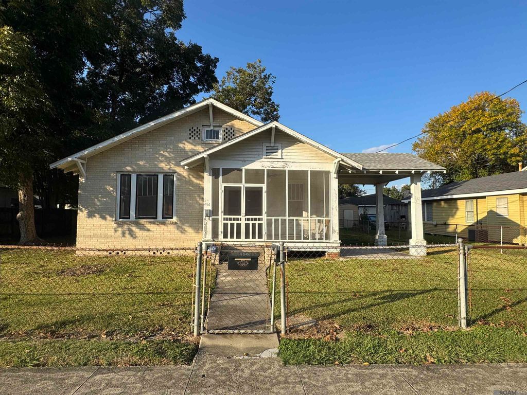 456 Louisiana Ave, Port Allen, LA 70767