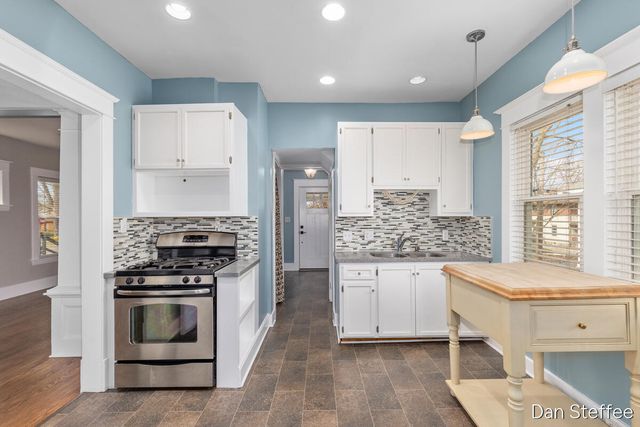 1010 Tamarack Avenue, Grand Rapids, MI 49504