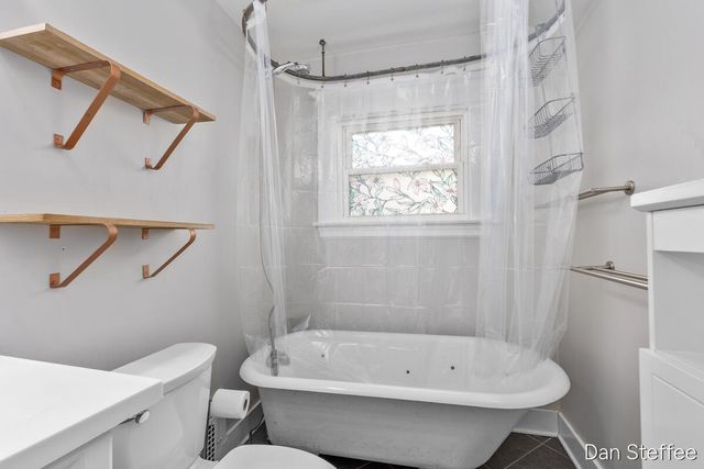 1010 Tamarack Avenue, Grand Rapids, MI 49504