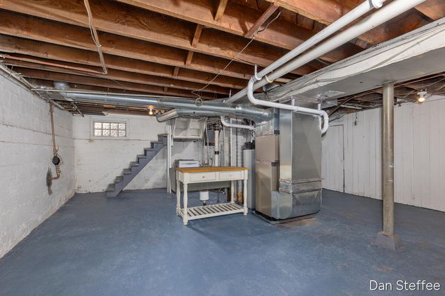 1010 Tamarack Avenue, Grand Rapids, MI 49504