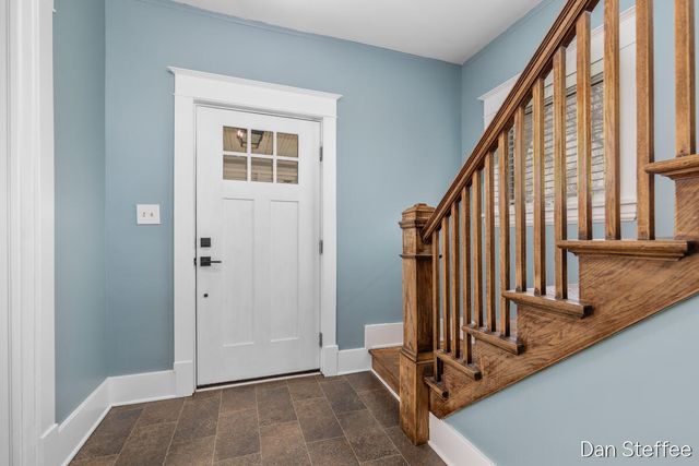 1010 Tamarack Avenue, Grand Rapids, MI 49504